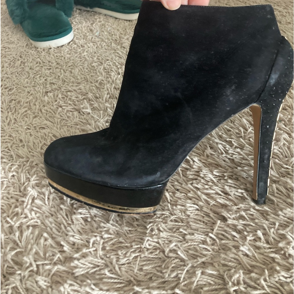 Very sexy Embellished Booties!!